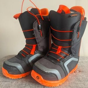 Youth Burton "Ambush Smalls" Snowboard Boots, Size 4